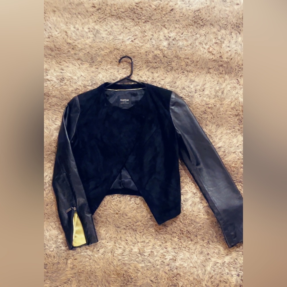 Selling one of my favorite BEBEsuede and leather jackets! 🖤